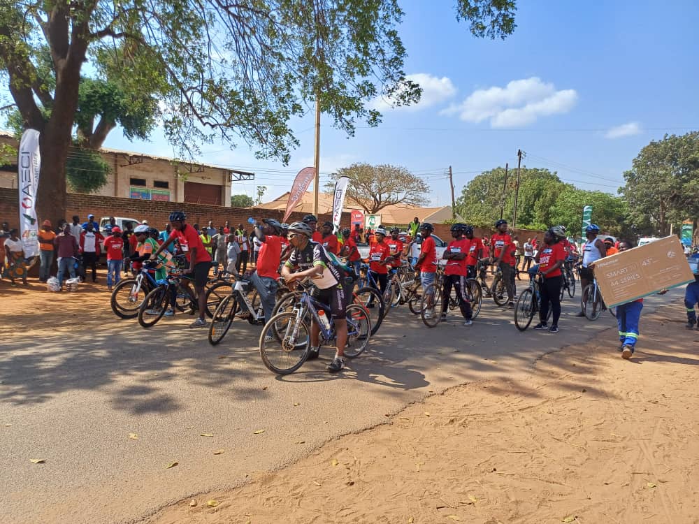 CYCLISTS HAIL FARMERS WORLD TCHOVE TCHOVE RACE